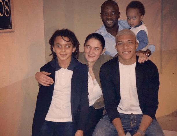 Fayza Lamari With Her Son Kylian And Other Siblings